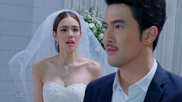 Sát ngày cưới, một chiếc váy cưới được gửi đến tận nhà tôi và bí mật động trời-1