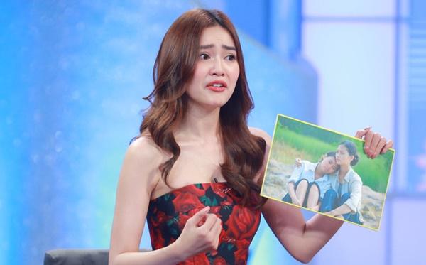 Ninh Dương Lan Ngọc bật khóc: Người ta nói tôi làm gái, bố tôi mua giải cho tôi-2