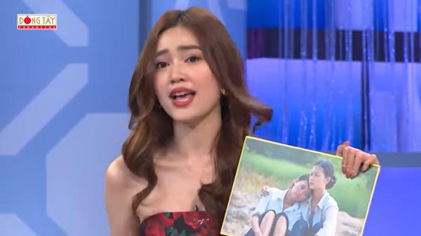 Ninh Dương Lan Ngọc bật khóc: Người ta nói tôi làm gái, bố tôi mua giải cho tôi-4