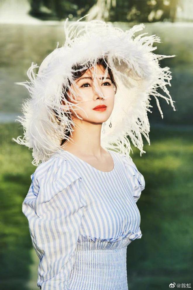 Hoa hậu Châu Á bị bố mẹ từ mặt vì đóng phim nóng, chồng hắt hủi đuổi khỏi nhà giờ ra sao?-4