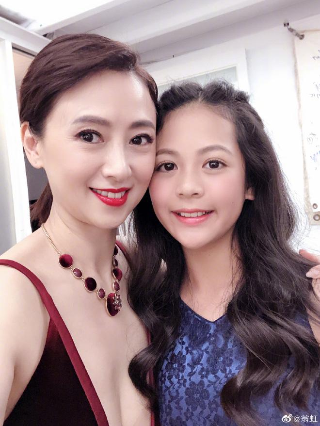 Hoa hậu Châu Á bị bố mẹ từ mặt vì đóng phim nóng, chồng hắt hủi đuổi khỏi nhà giờ ra sao?-7