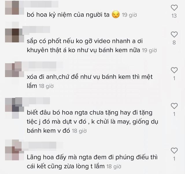 Giật trộm hoa từ người đi đường mang tỏ tình bạn gái rồi thản nhiên khoe trên trang cá nhân, anh chàng xăm trổ nhận cả rổ gạch đá từ phía cộng đồng mạng-3