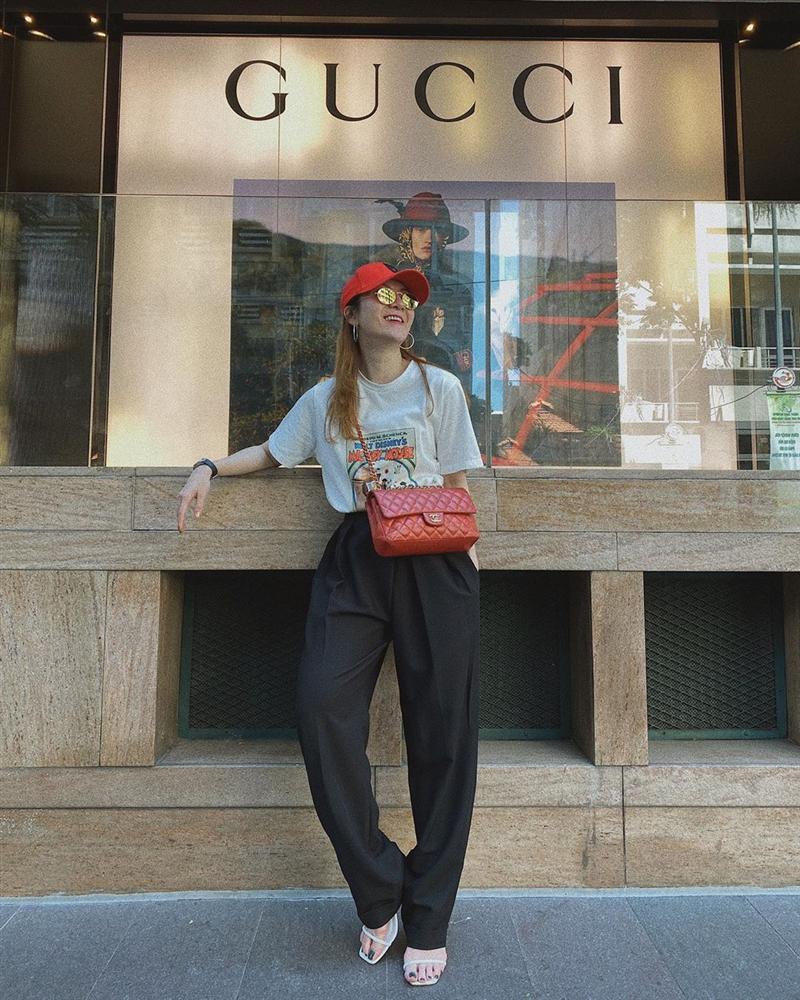 Các mỹ nhân Việt diện quần ống rộng với 4 kiểu áo sau để nâng tầm vẻ sang xịn cho cả tổng thể-13