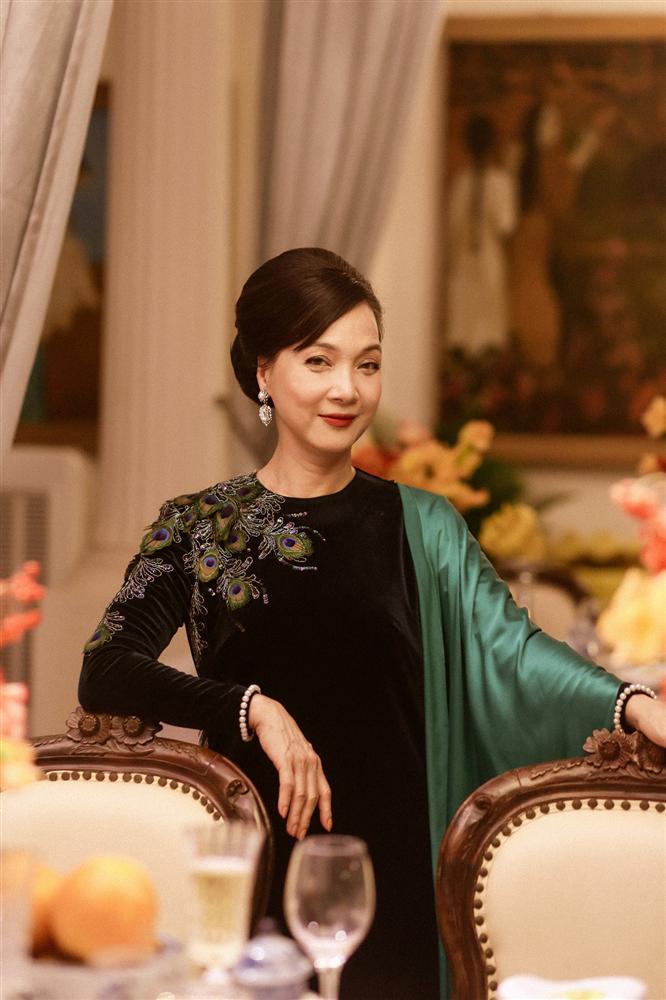 NSND Lê Khanh gây shock khi cắt phăng mái tóc dài gìn giữ 20 năm-4