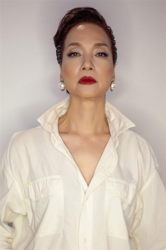 NSND Lê Khanh gây shock khi cắt phăng mái tóc dài gìn giữ 20 năm-8