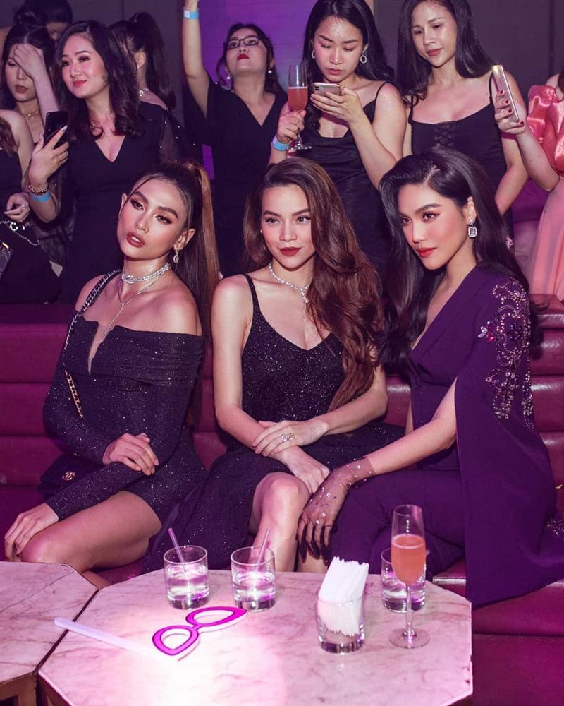 Kim Lý muốn khoe bụng bầu bạn gái nhưng Hồ Ngọc Hà nhanh tay gạt phắt đi-1