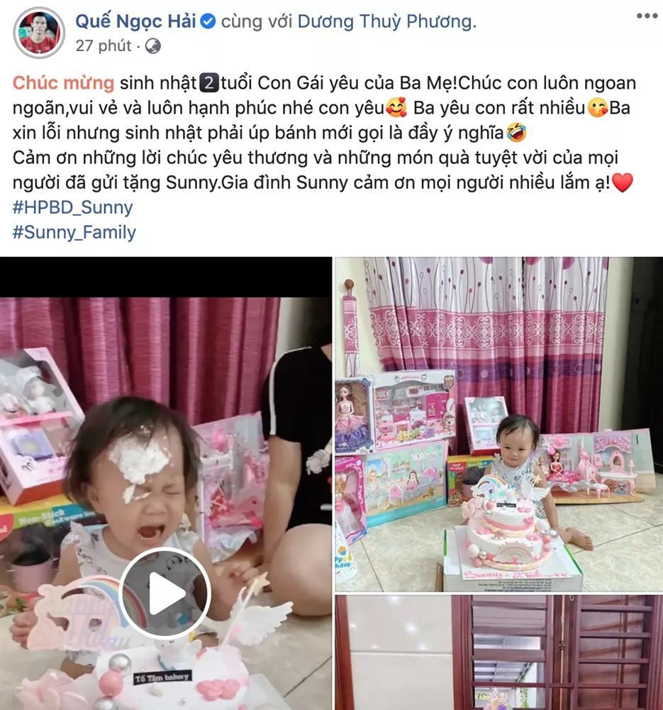 Lầy như Quế Ngọc Hải: Úp bánh sinh nhật vào mặt con gái làm Sunny khóc thét trong ngày tròn 2 tuổi-1