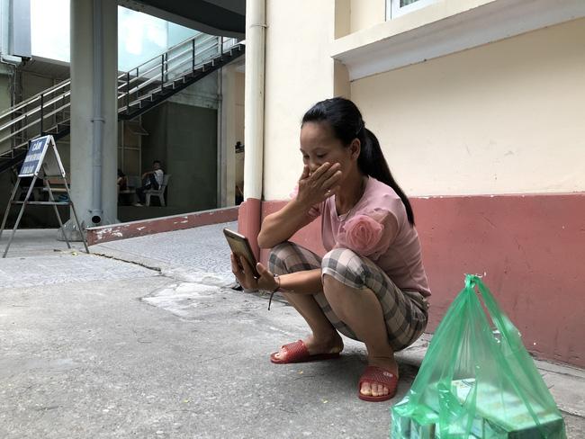 Tài xế Grab bị cướp đâm 6 nhát: Vợ ơi anh bị cướp hết rồi, nó đâm anh nhiều lắm-1