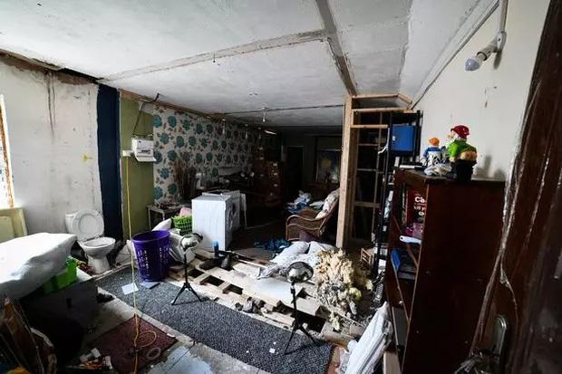 Ngôi nhà đêm nào cũng ầm ĩ hú hét, cặp vợ chồng đành bỏ của chạy lấy người-1