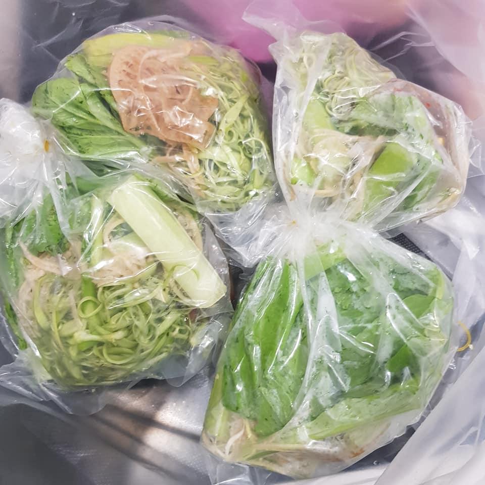 Ngưỡng mộ đao pháp thái thịt mỏng gió thổi bay của quán lẩu, thanh niên lên mạng tố bị lừa-2