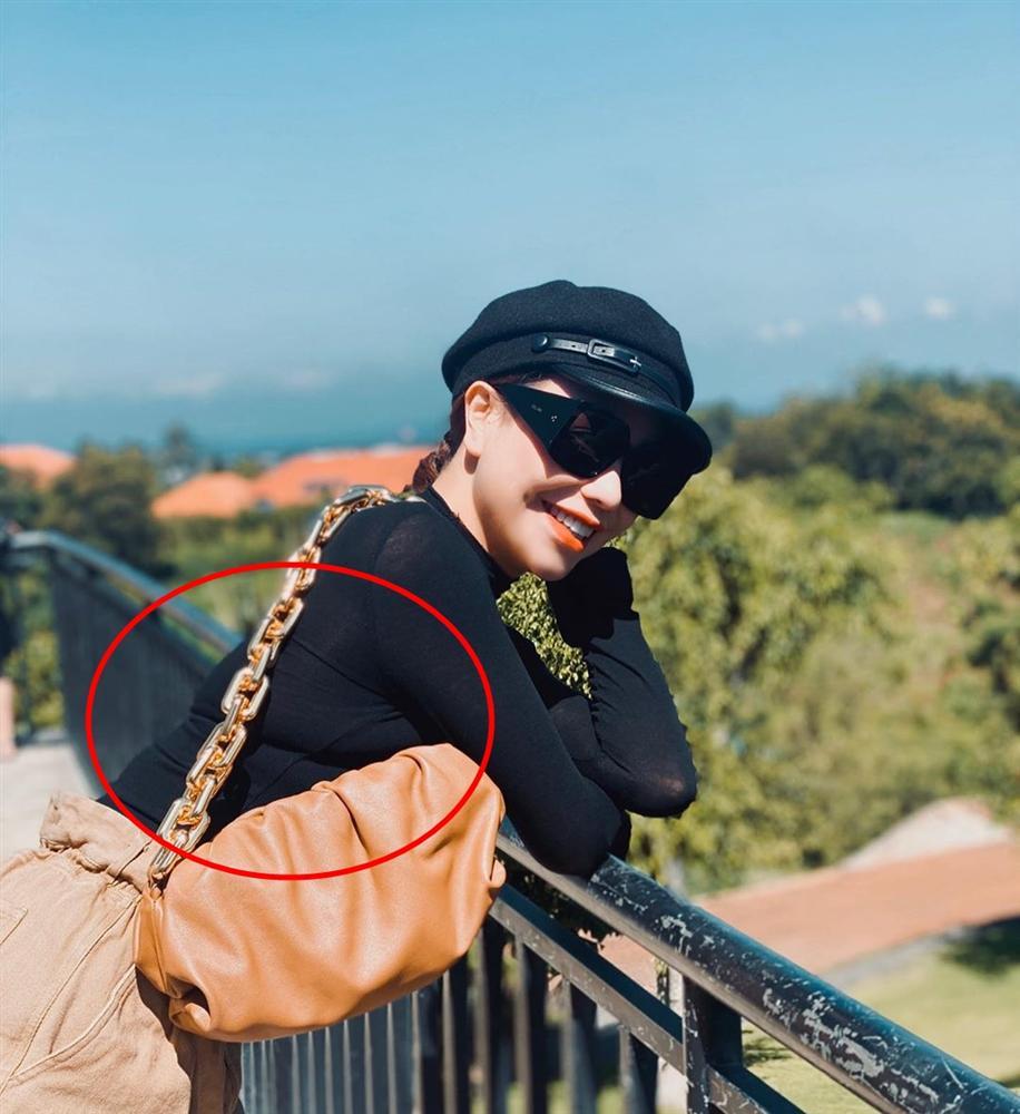 Trà Ngọc Hằng tưởng mặc kín mà vẫn lòi ngấn mỡ tứ tung vì một lỗi sai nhiều người dễ mắc phải-5