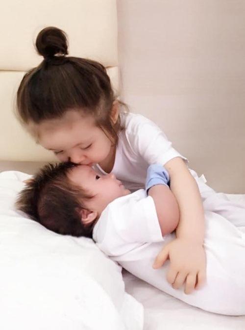 Hồ Ngọc Hà - Tăng Thanh Hà - Elly Trần: 3 cao thủ giấu bầu trong showbiz Việt-7