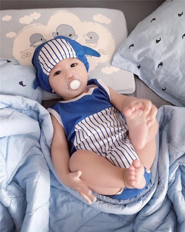 Cưới hotgirl Hà Thành, Phúc Bồ coi vợ như nữ hoàng, tắm rửa thay tã cho con tự làm hết-4