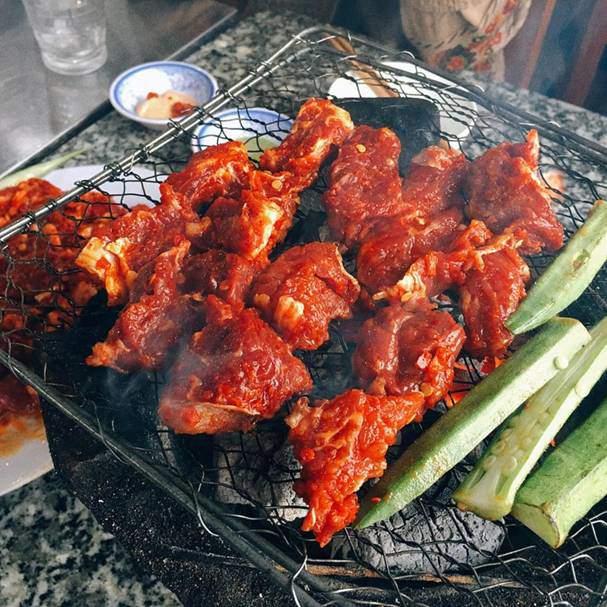 Đến Đà Lạt nếm thử bò tơ Dã Chiến: Quán đông nghịt, muốn ăn phải tới thật sớm-1