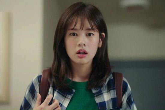 Mẹ chồng bỗng lên cơn đau tim, tôi đi tìm thuốc lại bị ám ảnh vì bức ảnh trong ngăn kéo