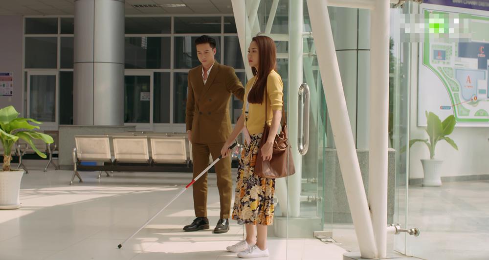 Gạo nếp gạo tẻ phần 2 tập 16: Chị em Thúy Ngân cầm cố nhà để chữa mắt cho Tường Vi-4