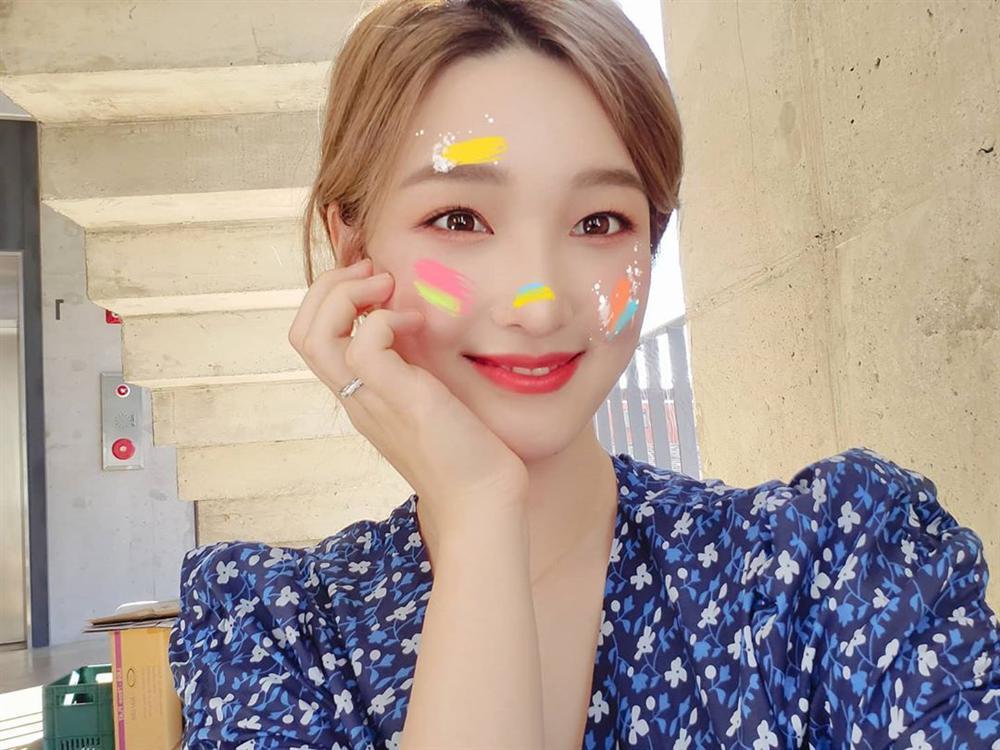 Nhan sắc bà mẹ 9X - 3 con hot nhất showbiz Hàn-9