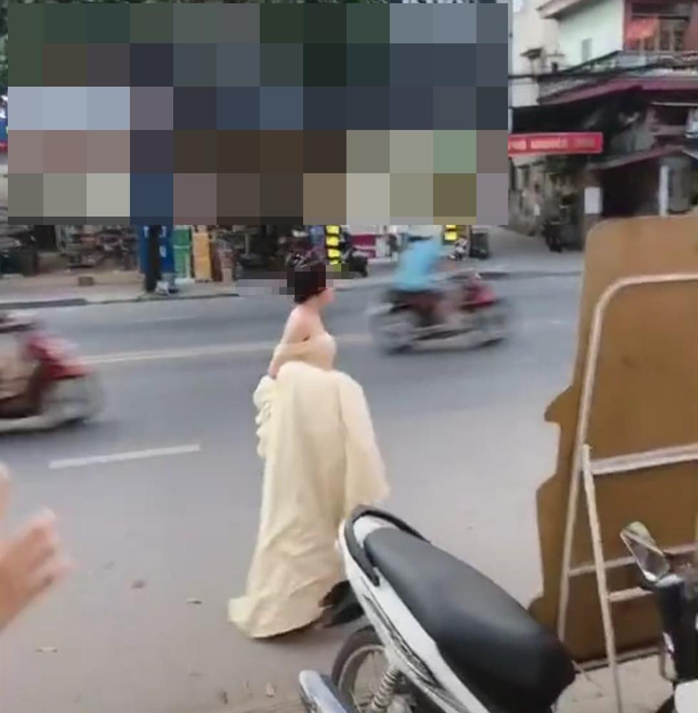 Cô gái chạy bộ cả cây số đến đám cưới người yêu cũ chỉ vì muốn nhìn anh cười hạnh phúc-1