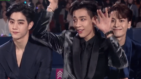 Idol Hàn đánh rơi cái duyên chỉ vì ống kính camera vô tình-10