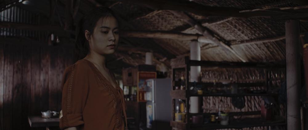 Diễn xuất bị chê tơi tả nhưng Hoàng Thùy Linh vẫn liều mạng đóng phim mới-5