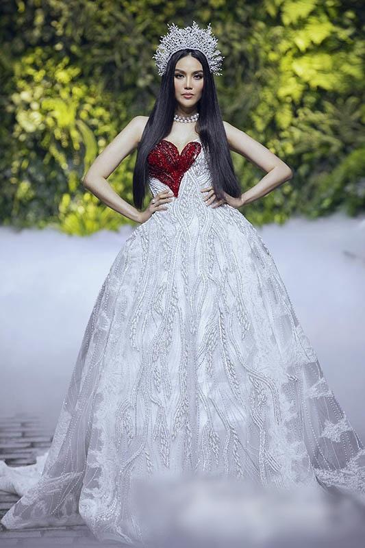 SAO MẶC ĐẸP: HHen Niê như nàng búp bê phiên bản thực - Tiểu Vy hóa công chúa cổ tích-5