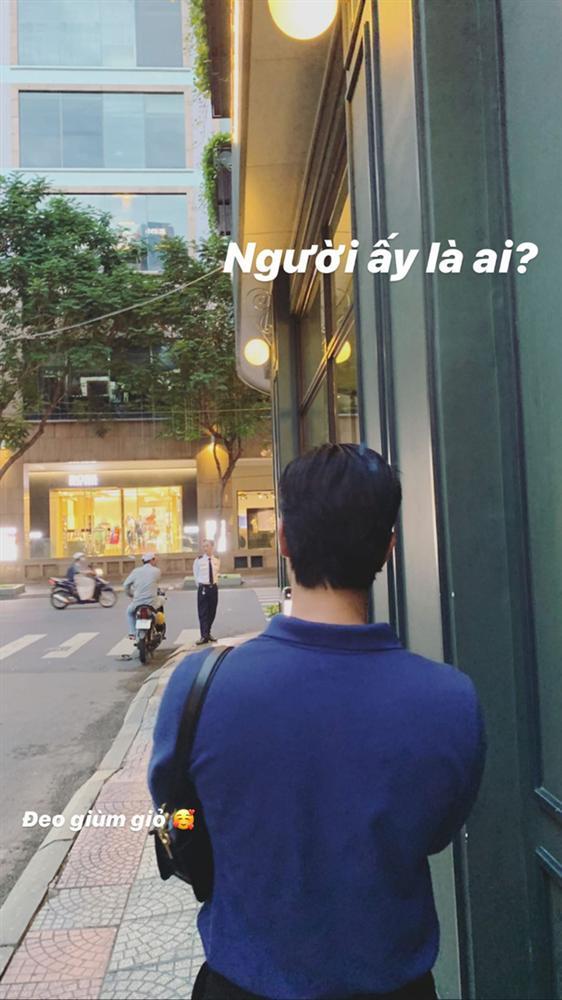 Mina Nguyễn Người ấy là ai liên tục khoe ảnh hẹn hò, thanh niên đeo giùm giỏ cho gái xinh nữa chứ-2