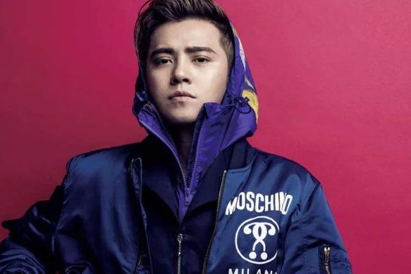 La Chí Tường sống xa hoa, kiếm bộn tiền sau bê bối-3