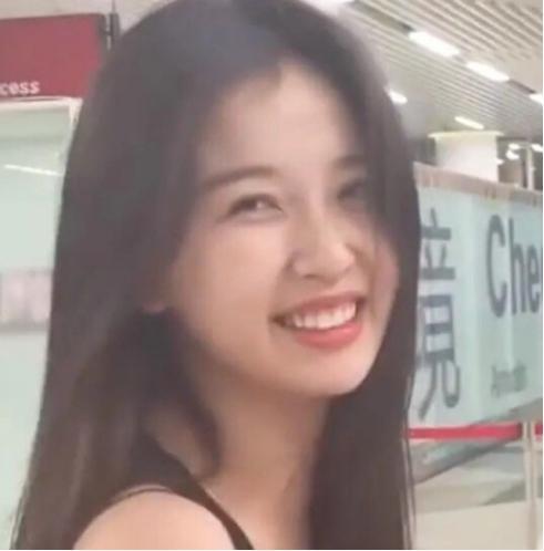 Tự tin khoe mặt mộc nhưng thánh lố Ngu Thư Hân lại bị chê tơi bời-5