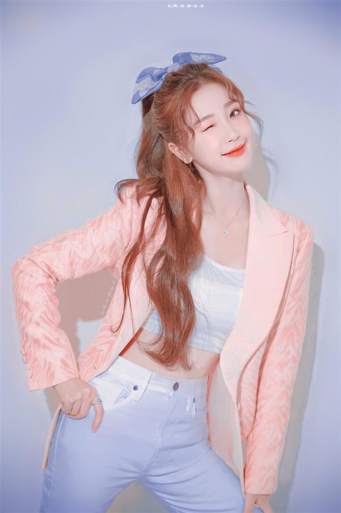 Tự tin khoe mặt mộc nhưng thánh lố Ngu Thư Hân lại bị chê tơi bời-6