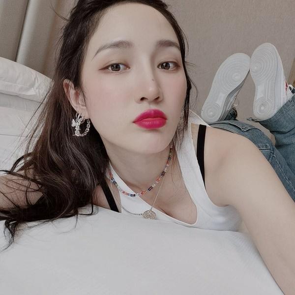 Nữ ca sĩ kể chuyện một mình đi phẫu thuật u ở ngực-1