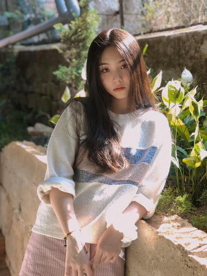 Lộ diện thí sinh nhỏ tuổi nhất Hoa hậu Việt Nam 2020: Sinh năm 2002, thả nhẹ vài chiếc ảnh đã hot quá rồi-4