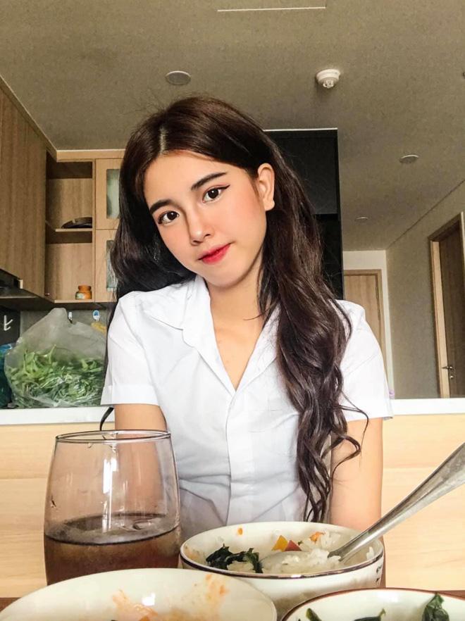 Lộ diện thí sinh nhỏ tuổi nhất Hoa hậu Việt Nam 2020: Sinh năm 2002, thả nhẹ vài chiếc ảnh đã hot quá rồi-5