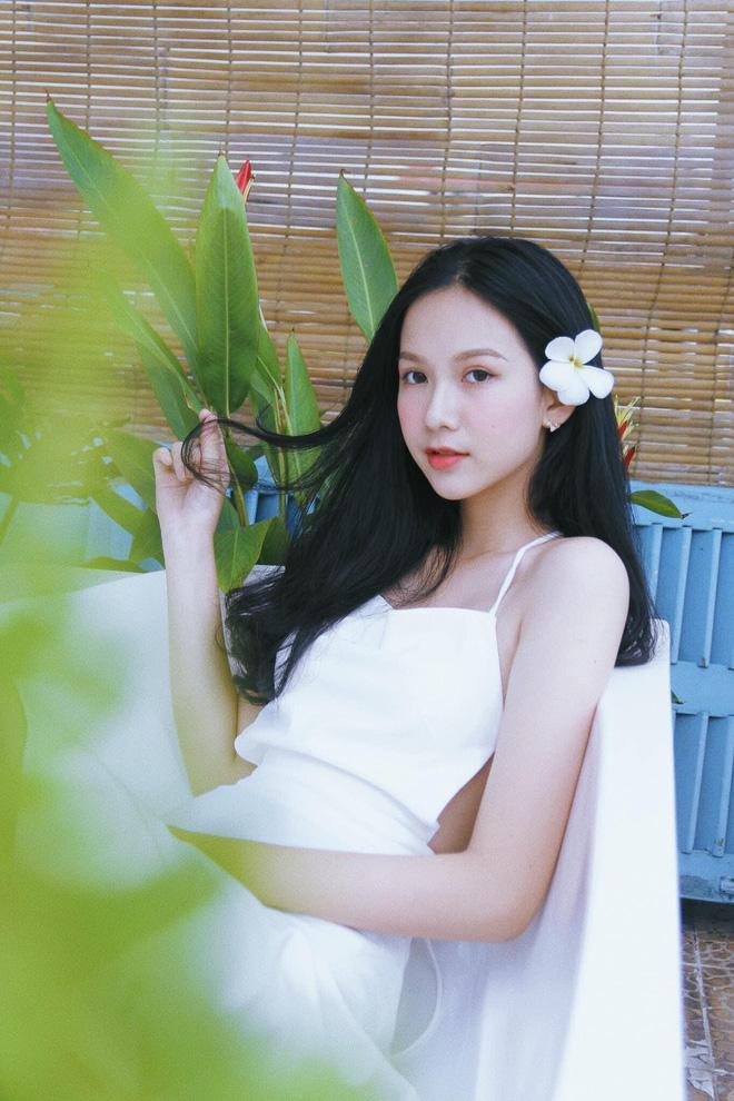 Lộ diện thí sinh nhỏ tuổi nhất Hoa hậu Việt Nam 2020: Sinh năm 2002, thả nhẹ vài chiếc ảnh đã hot quá rồi-6