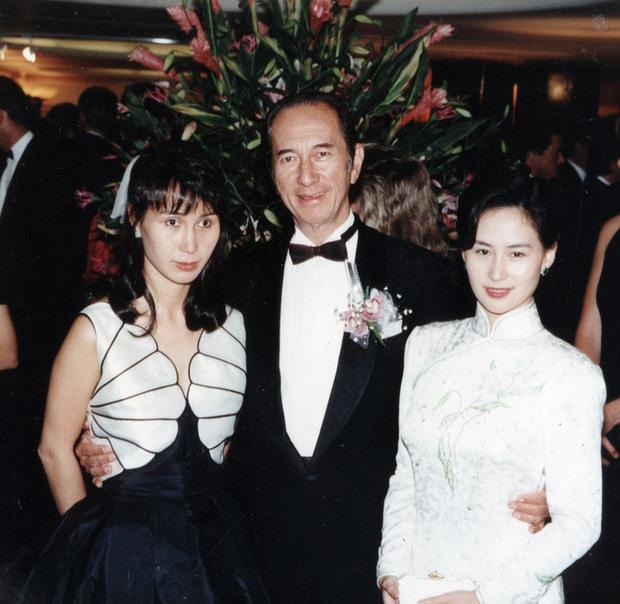 Nội chiến giữa 2 nữ cường nhân gia tộc Vua sòng bài Macau: Người chị mưu lược vẫn để tài sản vào tay em gái-1