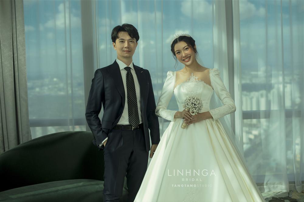 Cận cảnh 5 bộ váy cưới đẹp đến từng centimet của á hậu Thúy Vân-7