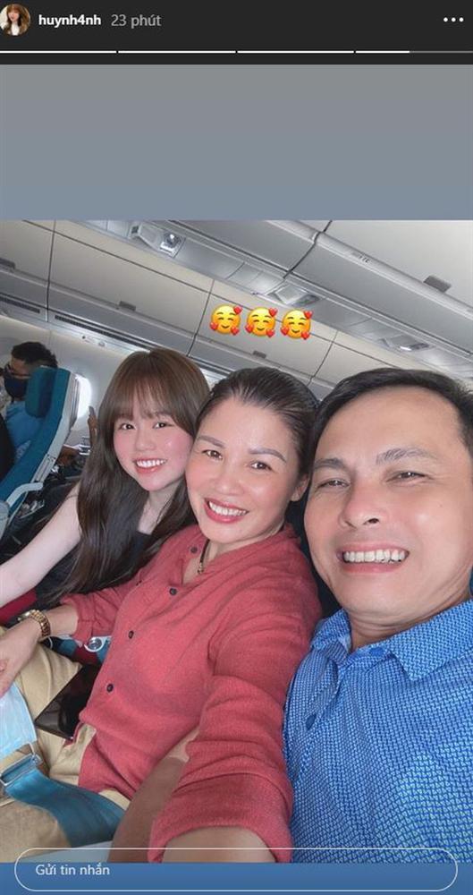Chỉ một bức ảnh, Huỳnh Anh để lộ mối quan hệ với bố mẹ Quang Hải-3