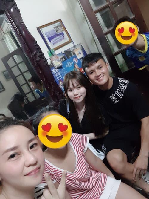 Chỉ một bức ảnh, Huỳnh Anh để lộ mối quan hệ với bố mẹ Quang Hải-2