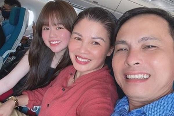 Người mẫu ngoại quốc bất ngờ lên tiếng về tình cảm dành cho thủ môn Bùi Tiến Dũng-5