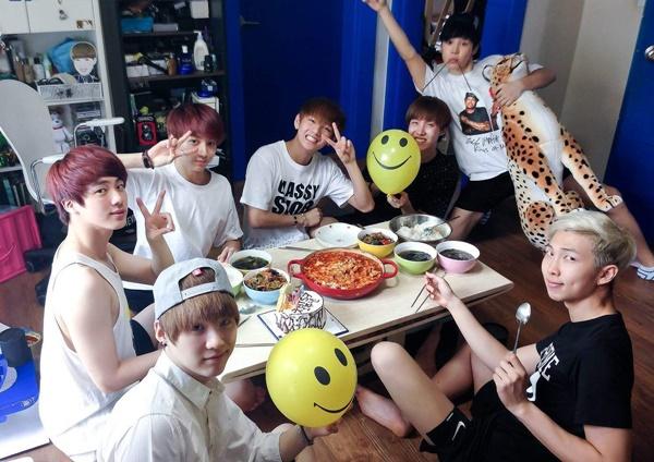 7 năm BTS từ debut tới hoàng kim và nỗi khát khao được sống không cần che đậy-7
