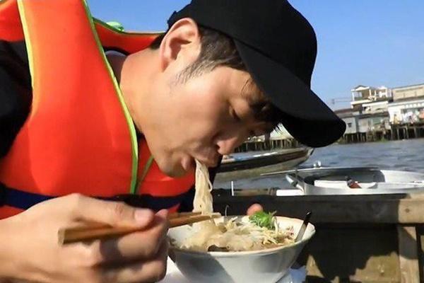 Bánh kẹp thịt bò hấp dẫn trên đường phố Hàn Quốc-1