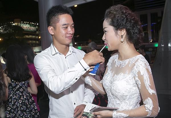 Chồng sao Việt phản ứng khi vợ đóng cảnh nóng: người tự hào, kẻ từ chối xem-9