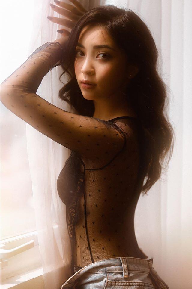 Nhật Lê sau 2 năm chia tay Quang Hải: Độc thân, mặt đẹp, dáng sexy-3