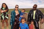 Nửa năm sóng gió của gia đình Kim - Kanye