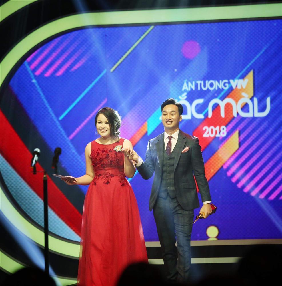 MC khiếm thị đầu tiên của VTV, học giỏi, nghị lực đáng nể-1