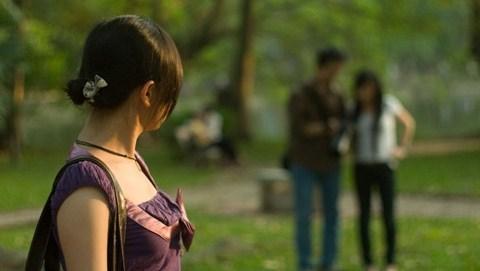 Đội mũ bảo hiểm đôi với người yêu cũ bị bạn gái phát hiện, chàng trai vẫn khăng khăng mong em hiểu-2