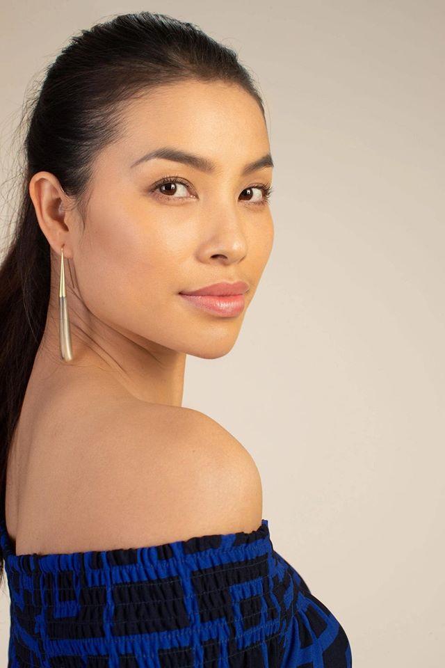 Phạm Hương chụp quảng cáo bên Mỹ bị so sánh với mẫu giảm giá trong siêu thị-3