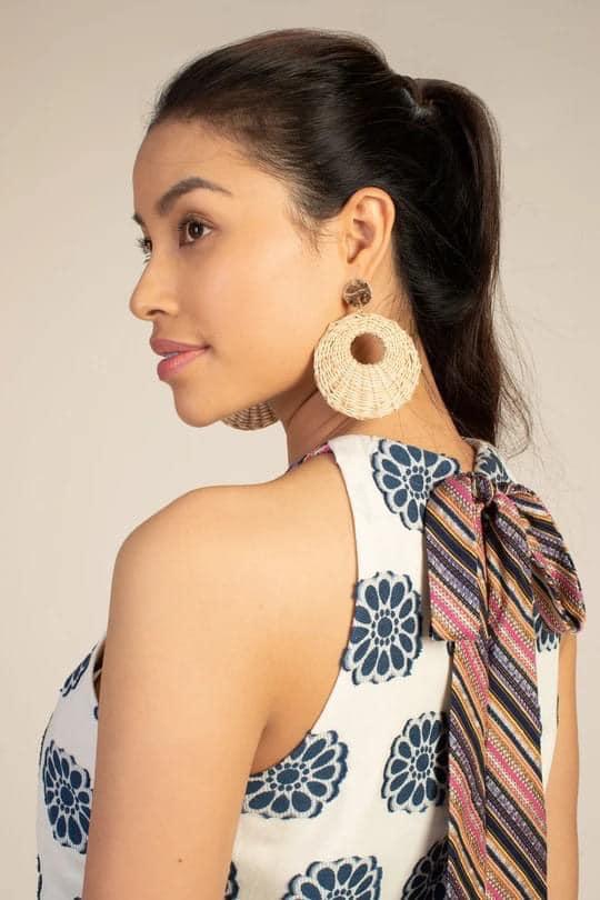 Phạm Hương chụp quảng cáo bên Mỹ bị so sánh với mẫu giảm giá trong siêu thị-4