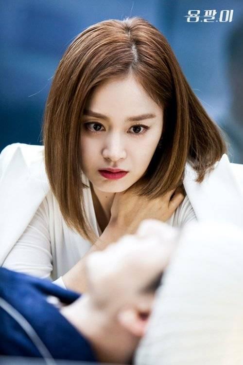 Kiểu tóc ngắn của Kim Tae Hee khiến nhiều khán giả liên tưởng tới tạo hình của cô trong bộ phim truyền hình 