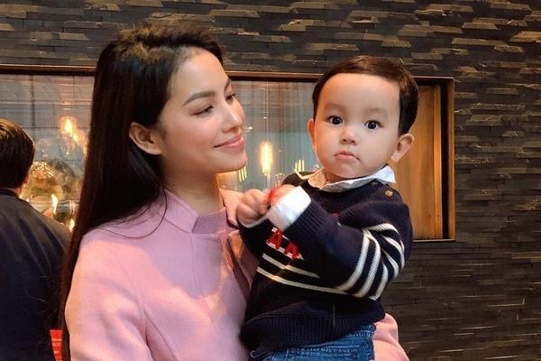 Đưa con trai đi học, Phạm Hương tiện thể khoe luôn xế hộp sang chảnh-10