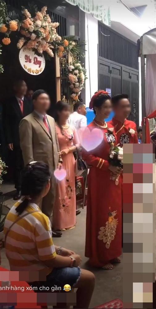 Màn rước dâu hiếm có: Mẹ chồng dắt tay con dâu đi thẳng sang nhà hàng xóm đối diện làm ai nhìn cũng thèm muốn-2